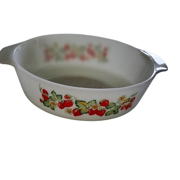 Vintage Anchor Hocking Milk Glass 2 Qt Casserole Dish W/ Strawberry Made In USA